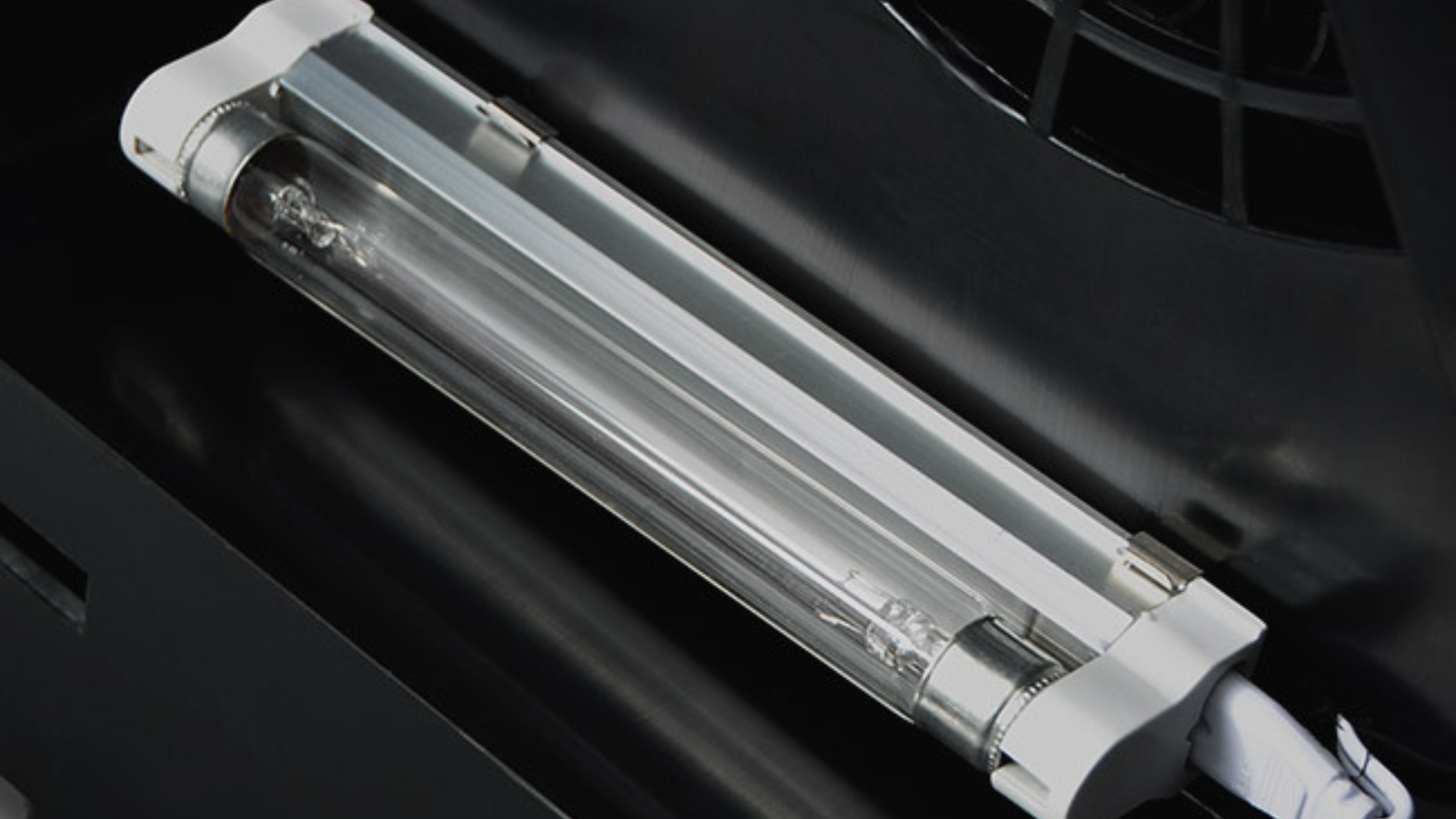 Do czego służy lampa UV w oczyszczaczu powietrza?